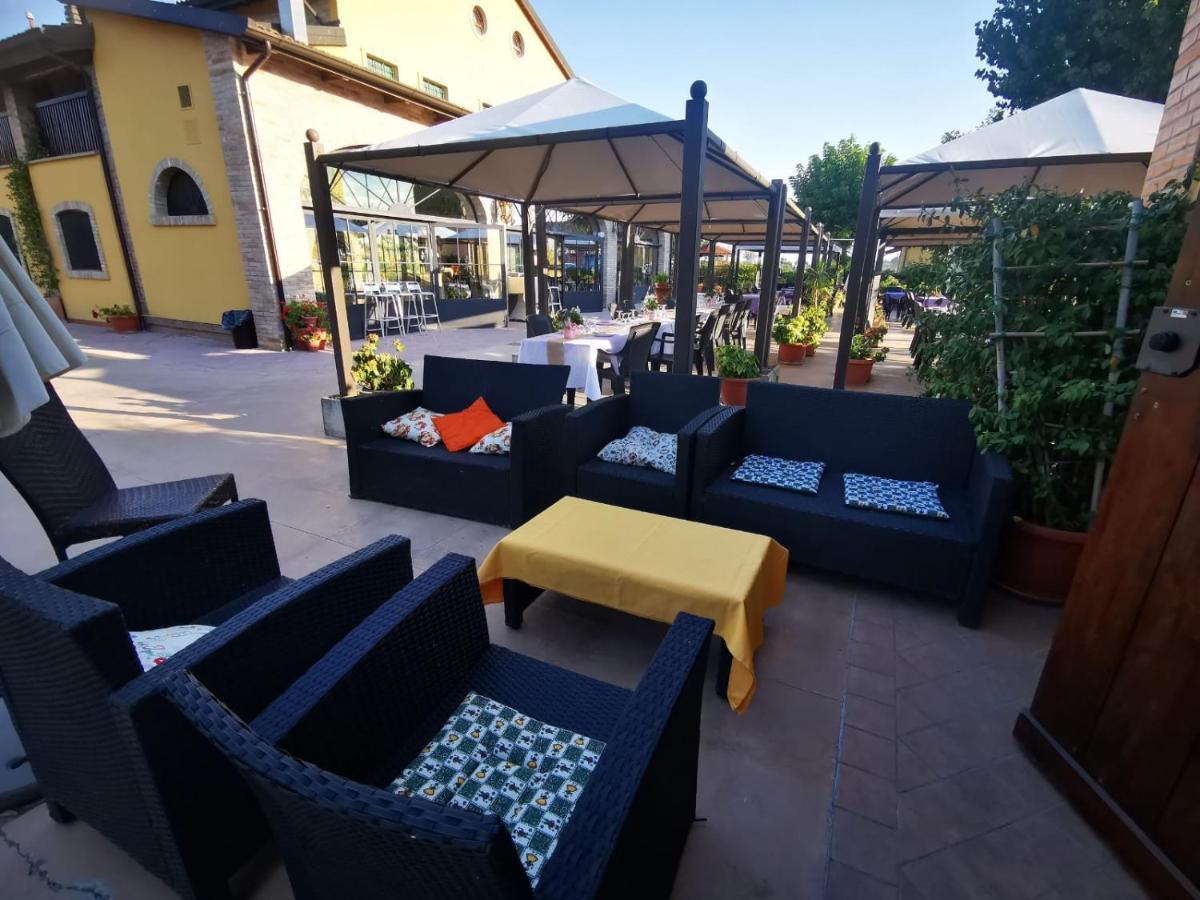 Agriturismo La Brezza Castelnovo di Sotto Luaran gambar