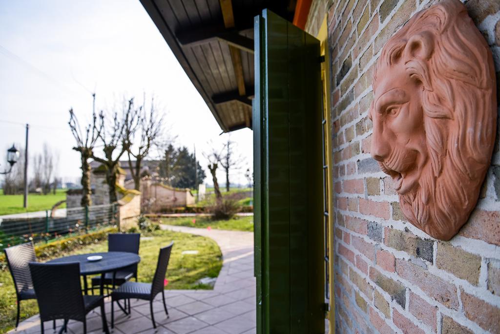Agriturismo La Brezza Castelnovo di Sotto Luaran gambar