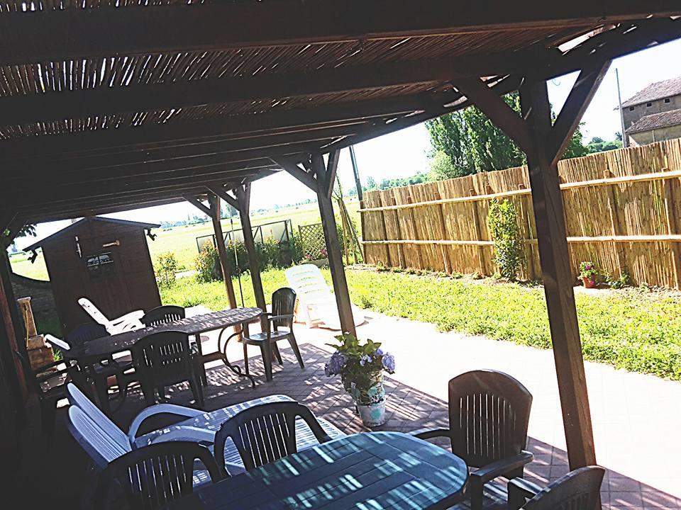 Agriturismo La Brezza Castelnovo di Sotto Luaran gambar